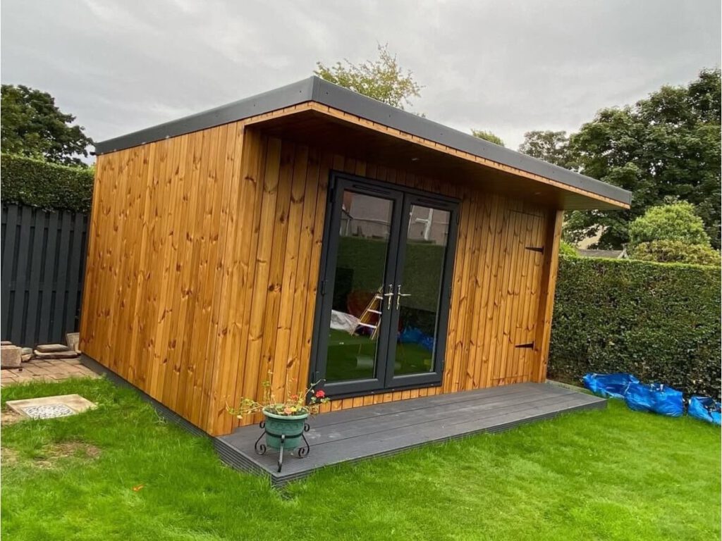 garden room lothians by Reid's Renovations