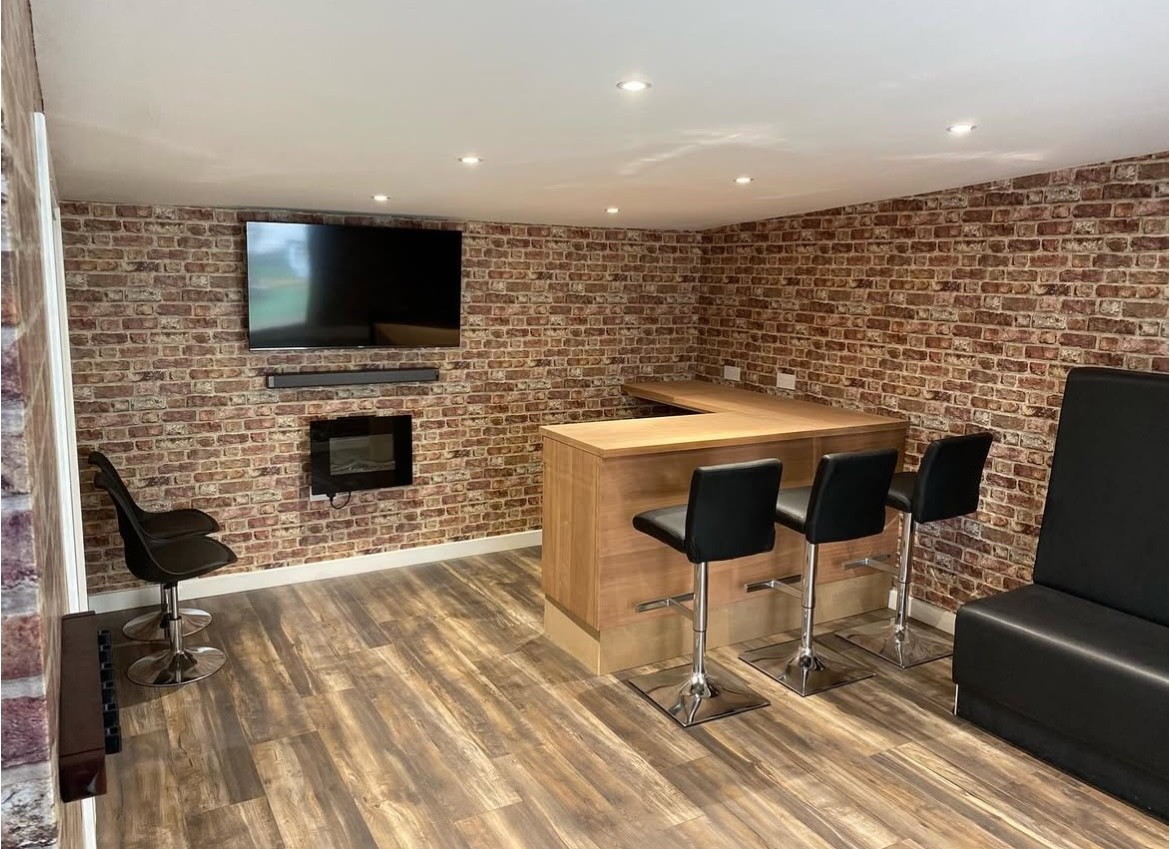 garden room bar